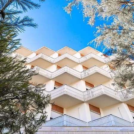 Hotel City 3* Морской Милан