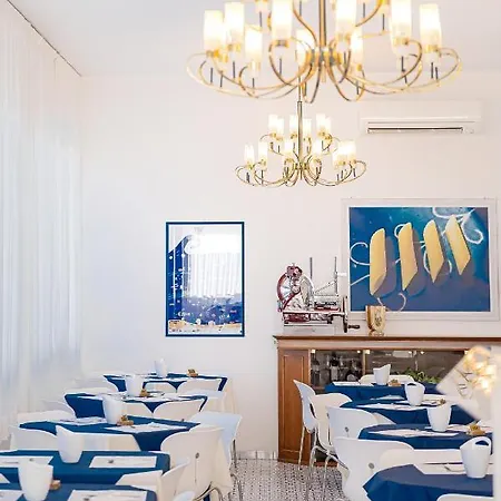 מלון Hotel City 3*