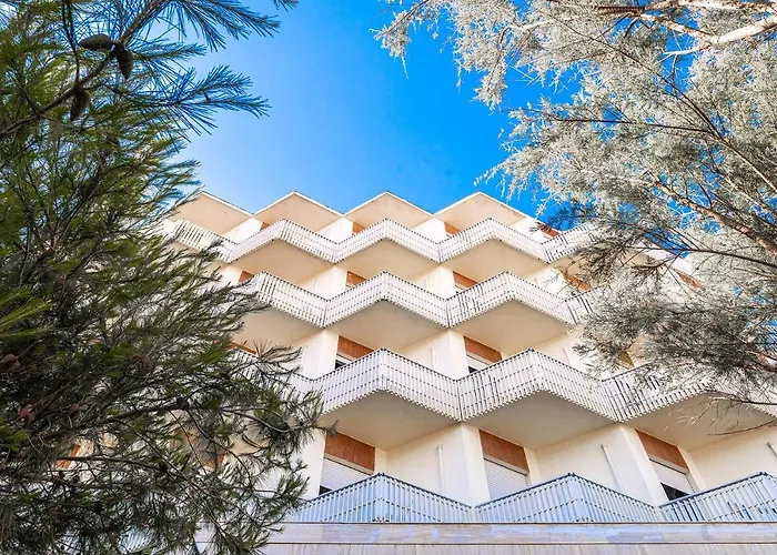 Hotel City 3* ميلانو ماريتيما