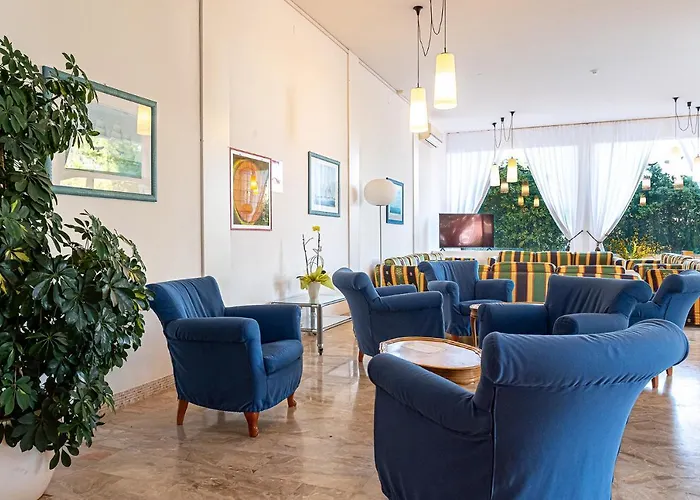 Hotel City فندق ميلانو ماريتيما