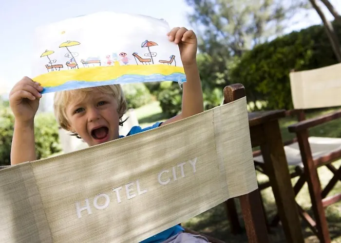 فندق Hotel City 3*