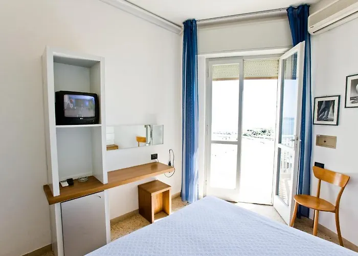 Hotel City فندق ميلانو ماريتيما